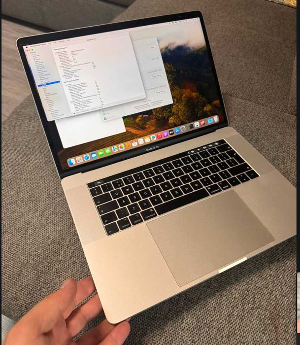 MacBook Pro 2019 MacBook pro touchbar i9-9880H 16GB 512GB SSD PRO560x 4G