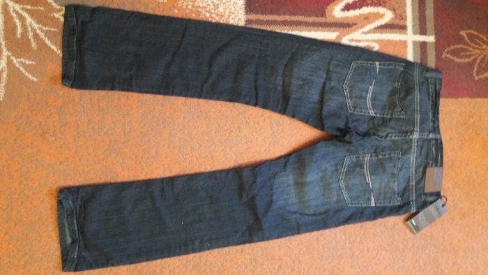 vand blugi nou nouti