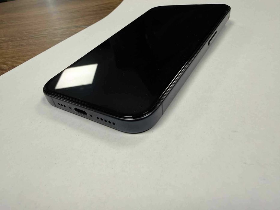 Продавам IPHONE 15 PRO 256GB Батерия 88%