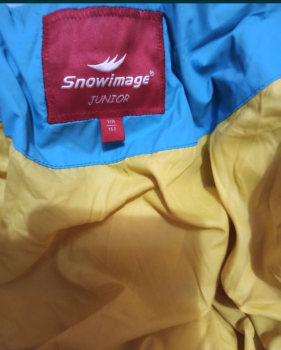 Продам курточки на девочку