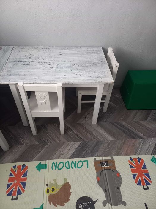 Маса и два стола за деца Икеа