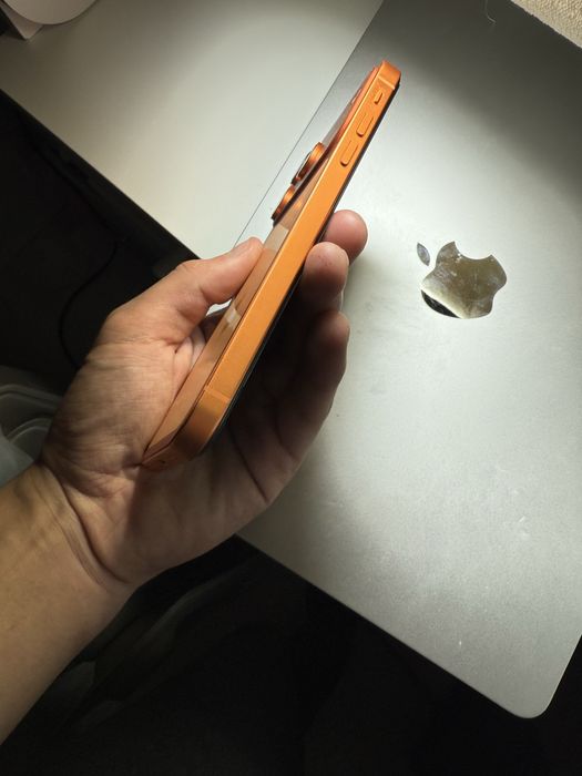 продам iphone xr корпусе iphone 17 pro