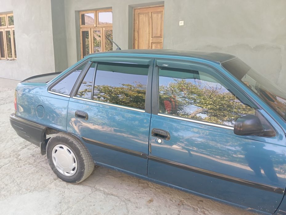 Автомабил нексия