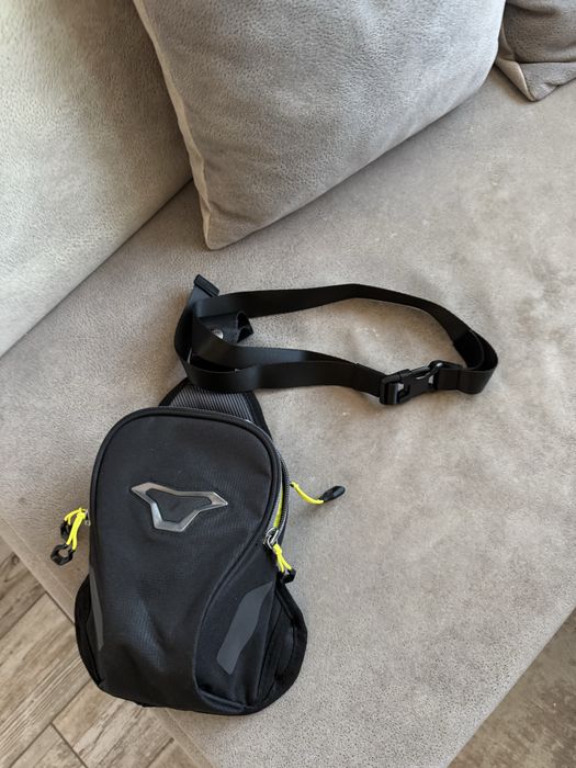 Мото чанта за крака MACNA