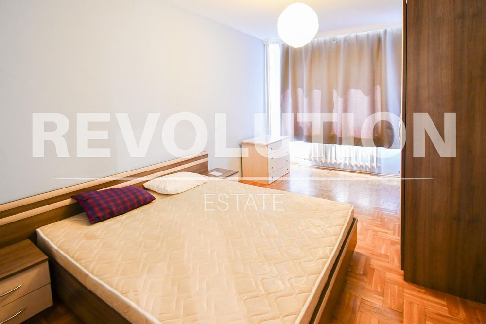 Дава се под наем Тристаен апартамент в София, Медицинска академия - 120 кв.м за 750 € - Снимка #5