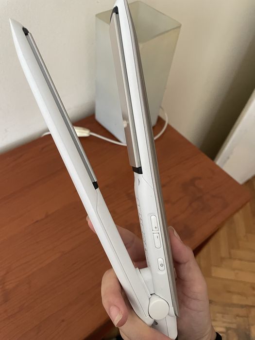 Продавам Remington HYDRAluxe S8901