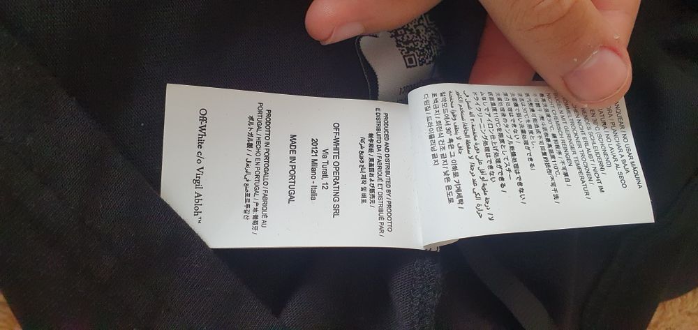 Vând tricou off white