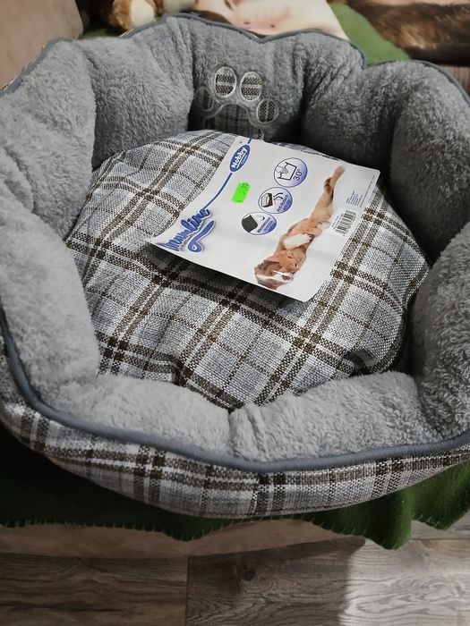 Продавам котешко легло