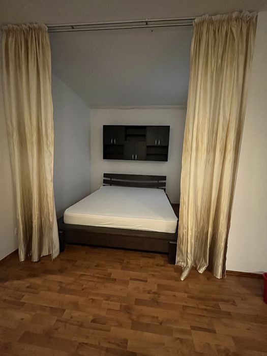 Inchiriez garsoniera Quadra Place si lo