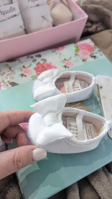 Бебешки обувки 19 и 16 номер Чисто Нови