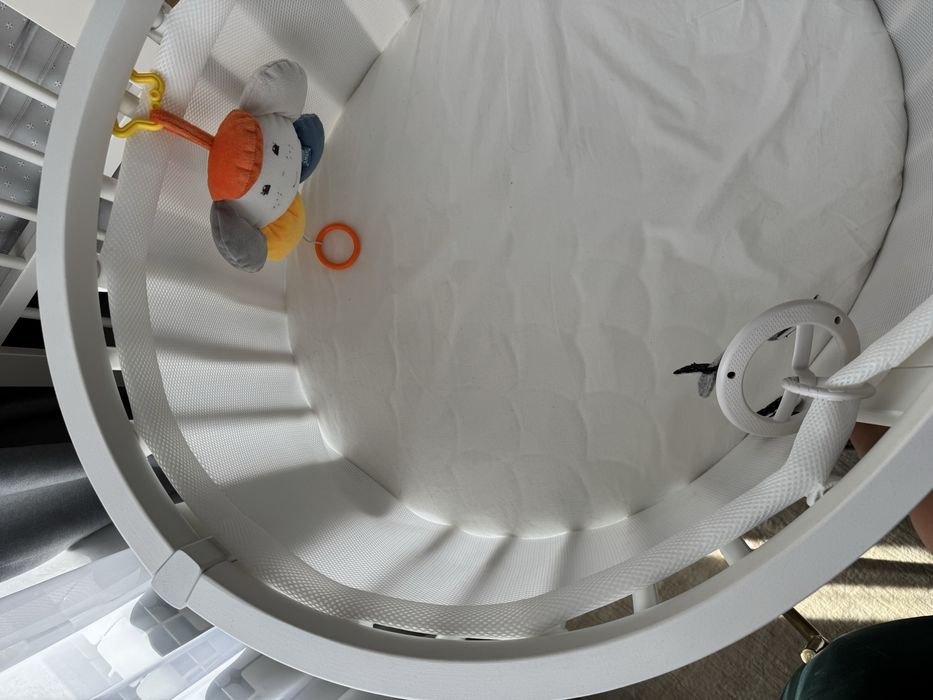 Легло Stokke sleepi mini с матрак, протектор и обиколник