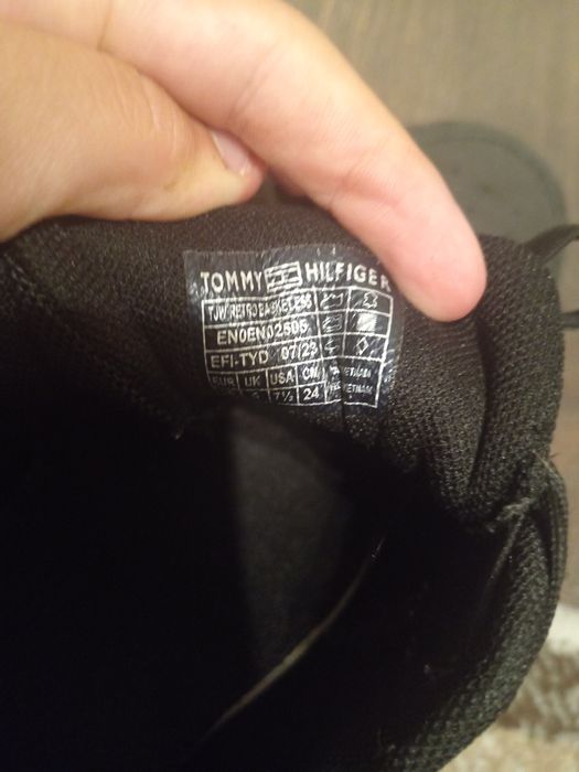 Încălțări  Tommy Hilfinger negre originale de piele