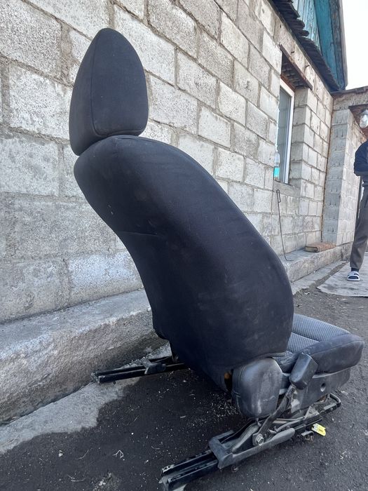 Продам кресло мазда 6 gg