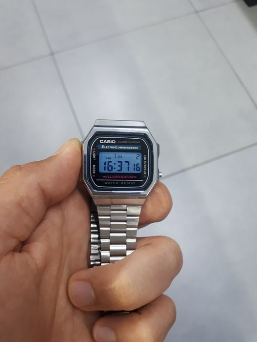 Продаются Часы фирмы CASIO