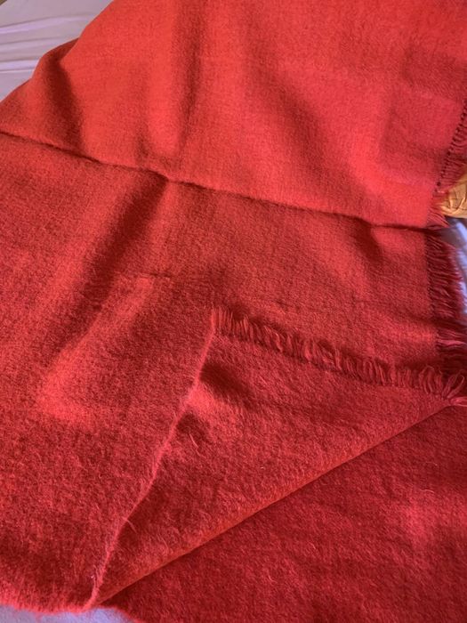 Вълнени одеала различни цветове и шарки