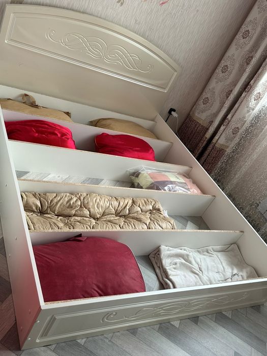 Продам кровать, б/у. Размер 200Х160. Цена 20тысыч. Самовывоз.