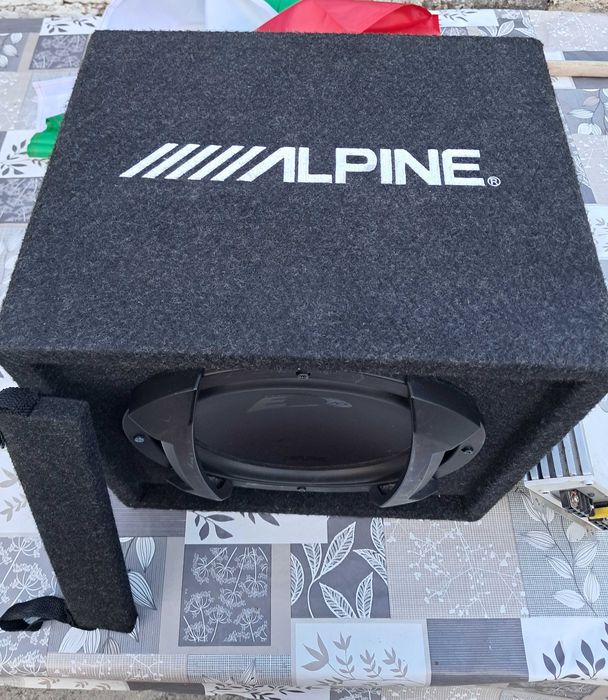 Комплект бас каса Alpine + усилвател Blaupunkt