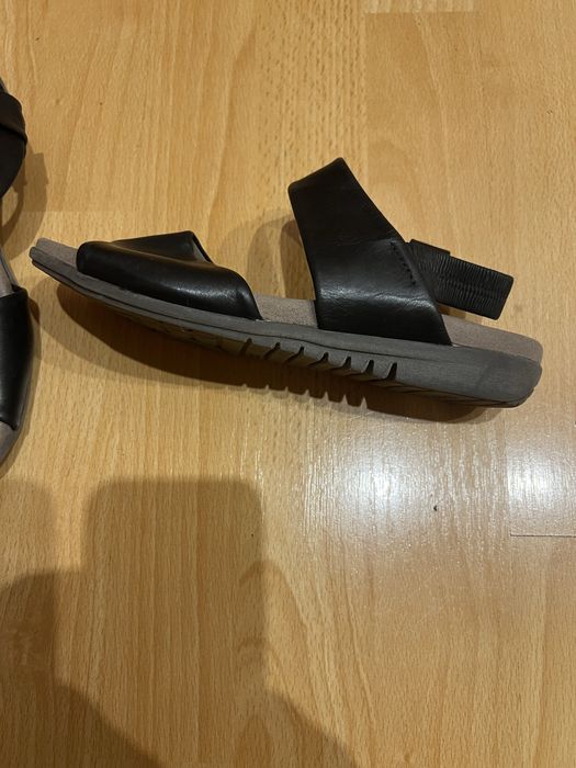 Sandale negre din piele Gabor