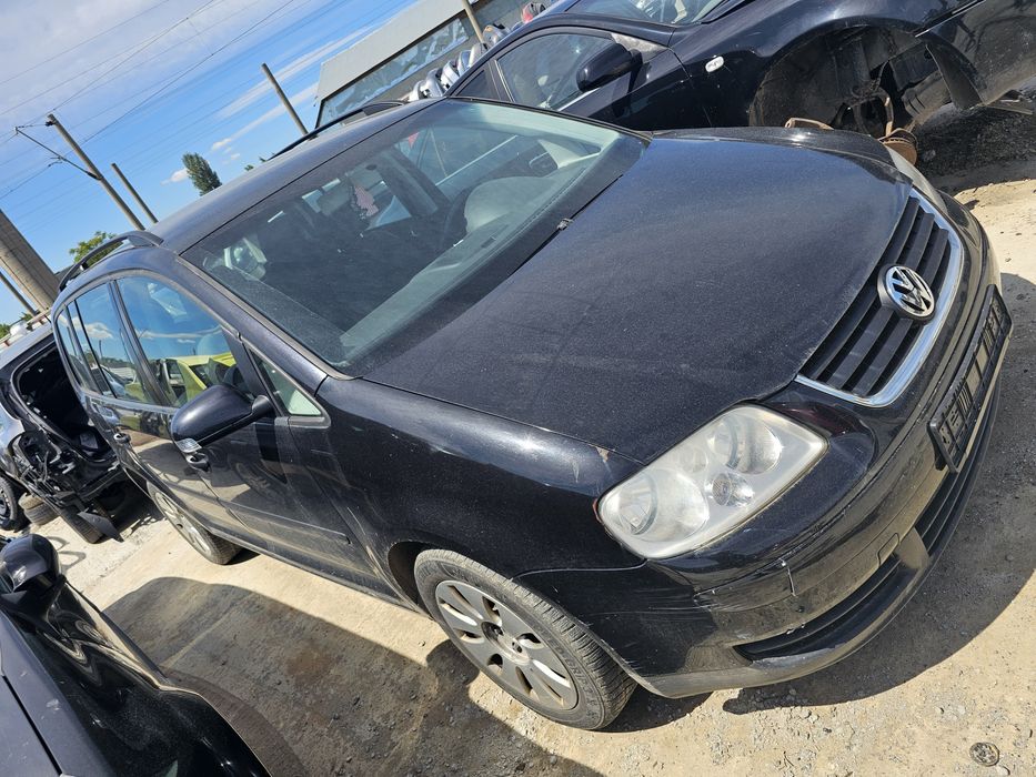 Dezmembrez Volkswagen Touran 1.6mpi fsi 1.9tdi 2.0tdi