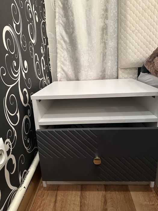 Туалетный столик с зеркалом