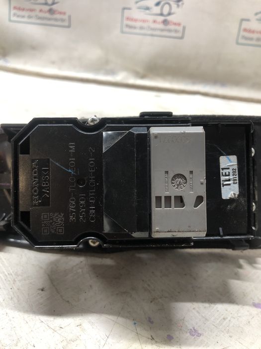 buton geam dreapta spate  honda accord - motorina 2011