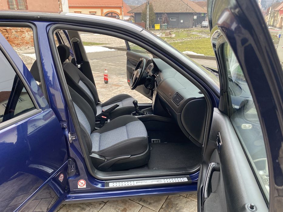 Vw Golf 4 Pacific 1.6 16v 2004 Euro 4 Stare impecabilă 1650€ usor neg