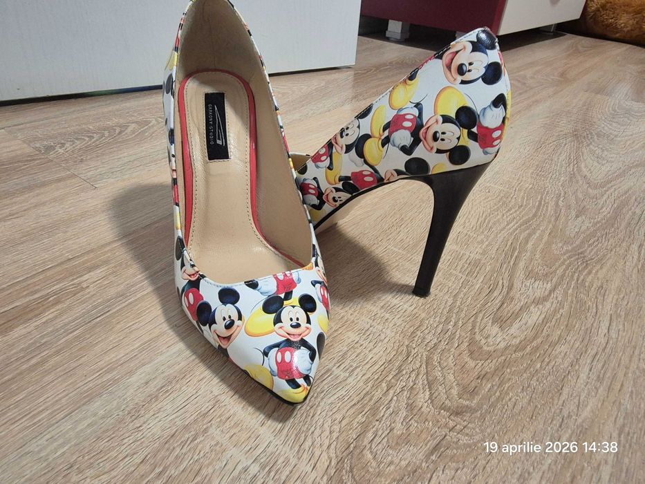 Vand pantofi dama marimea 37