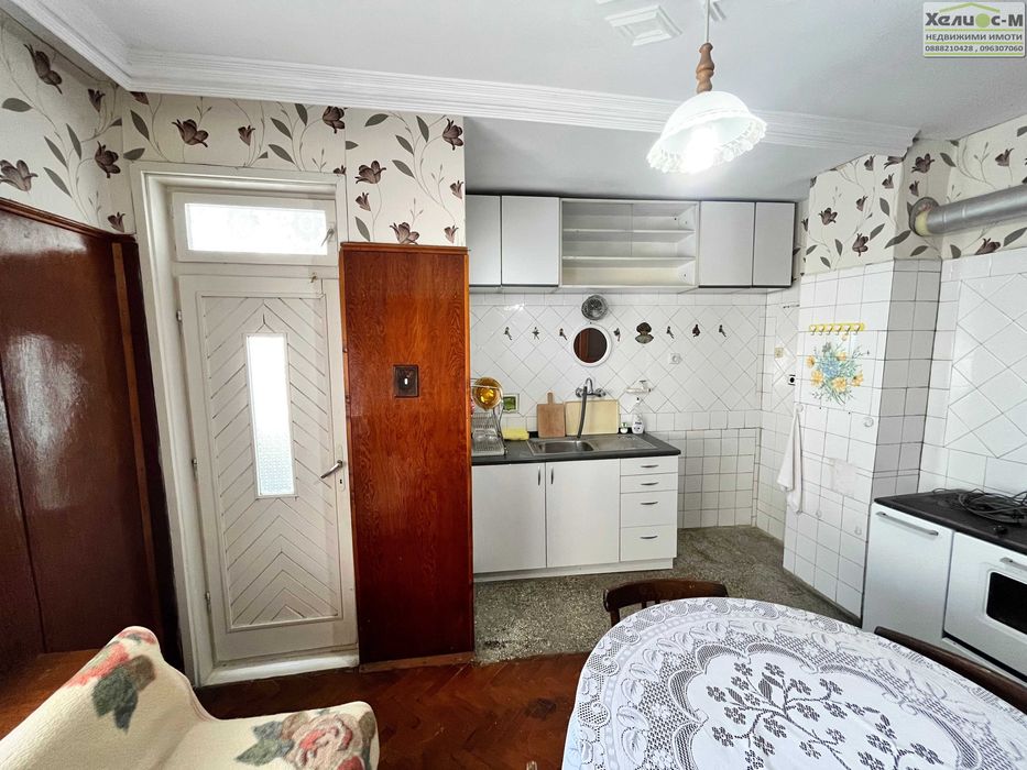 Апартамент с три спални, 116 кв.м., Живовски квартал, гр.Монтана