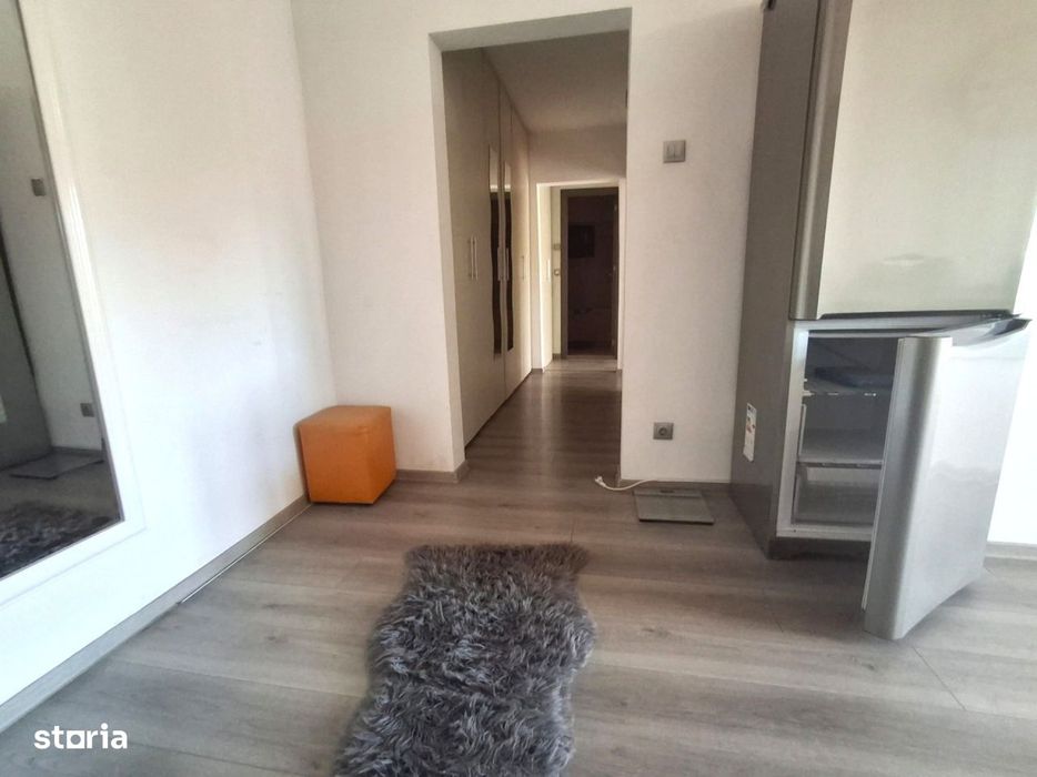 Apartament 3 camere, decomandat, de inchiriat – Str. Amaradia /Lice