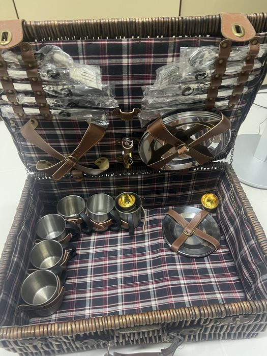 Набор для пикника плетенный чемодан