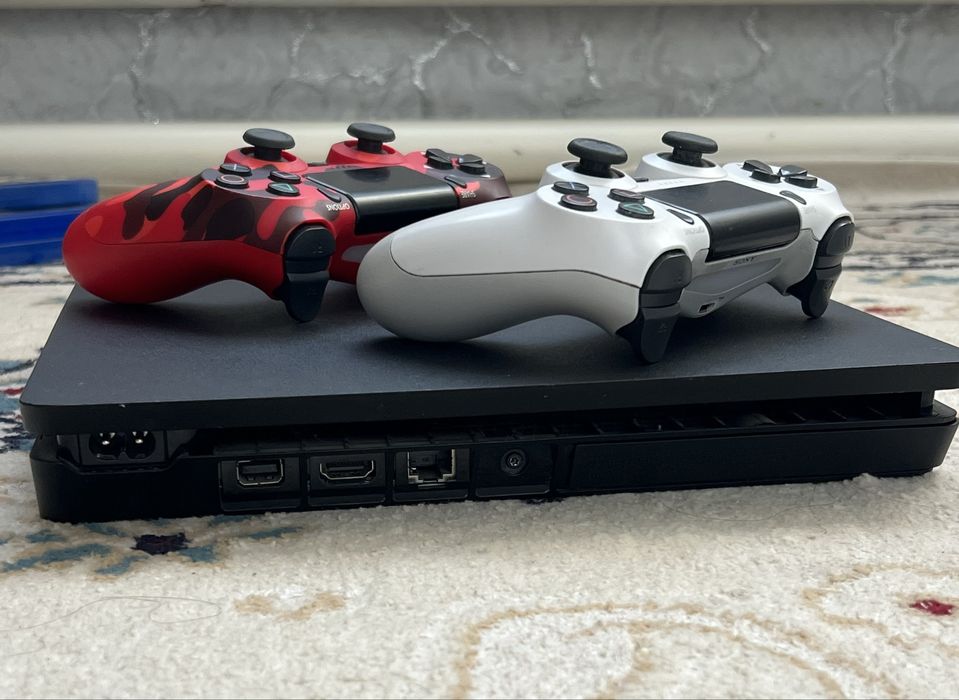 Sony Playstation slim 4.