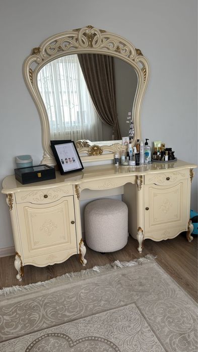 Продам спальный гарнитур