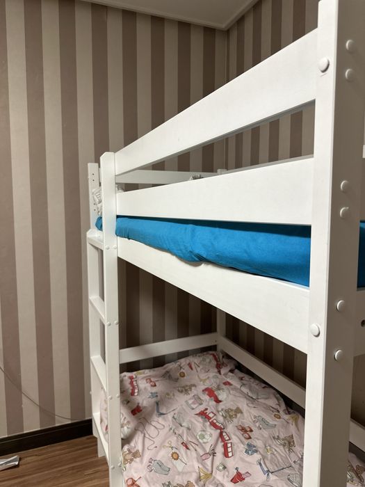 Двухъярусная кровать