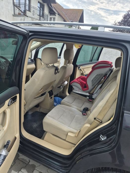 Volkswagen Touran (2004) – 1.9 TDI, 5 Locuri, Motor 160.000 km