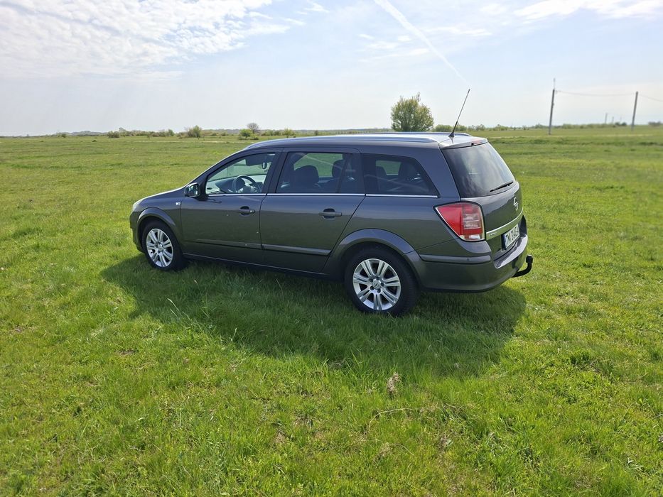Opel Astra  H 1.6 Benzină