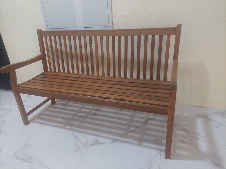 Скамейка деревянная