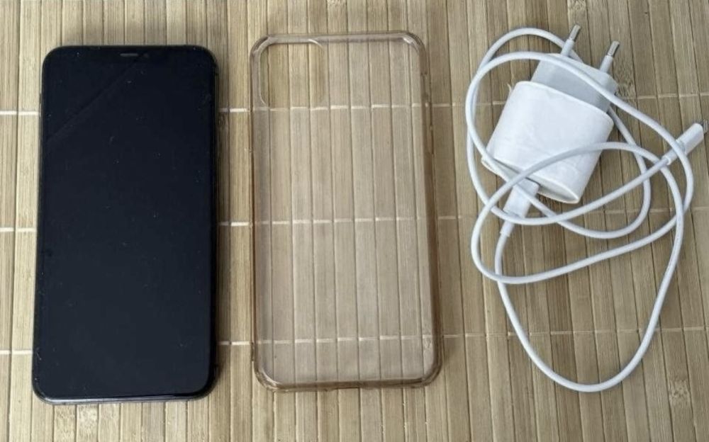 Iphone 11 Pro Max; 64 GB; Bateria: 90%