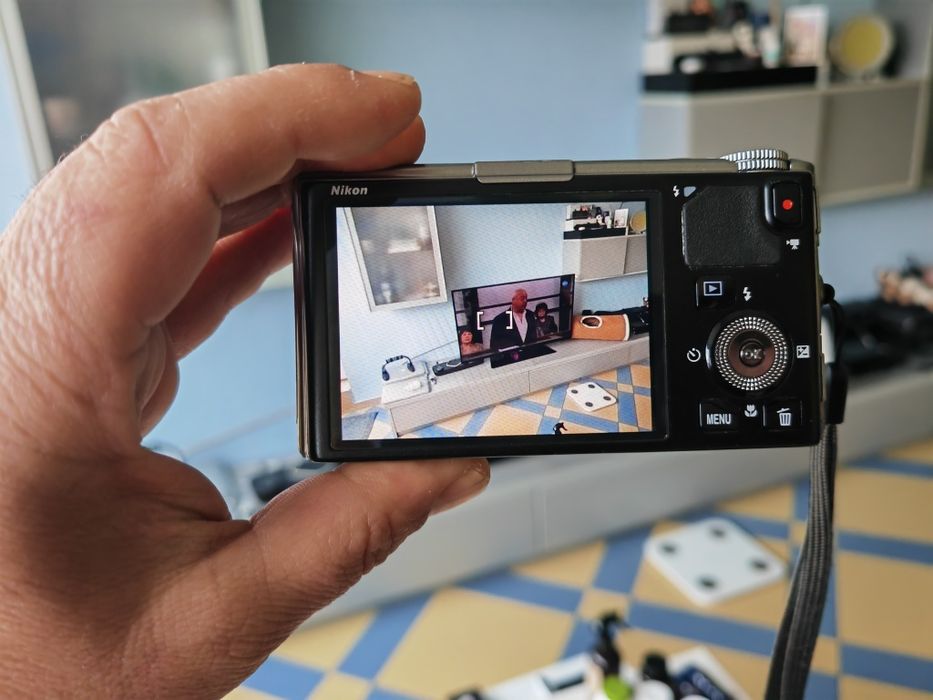 Nikon CoolPix S9500-Дигитална камера (фотоапарат) сребрист