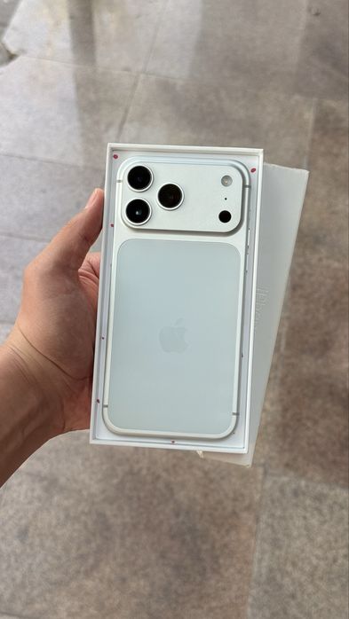 iPhone 17 Pro Max Silver 256gb/80% Karobkali