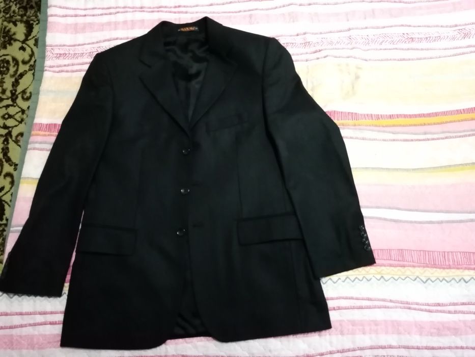 Vând costum barbatesc