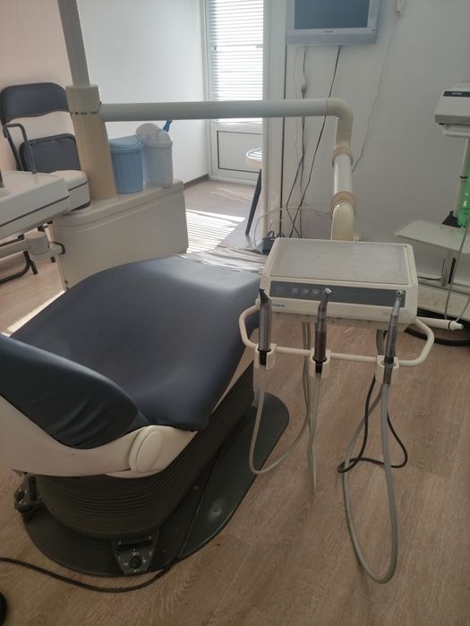 Продавам стоматологични машини