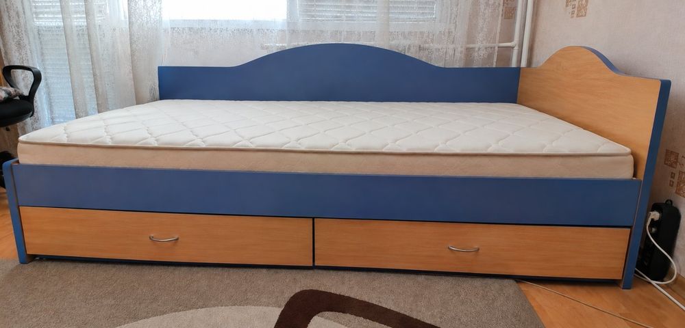Продавам матрак с легло