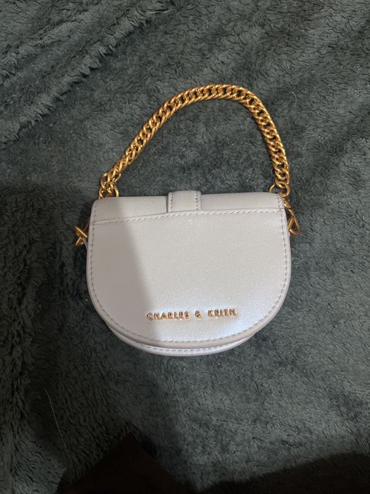 Малка дамска чанта