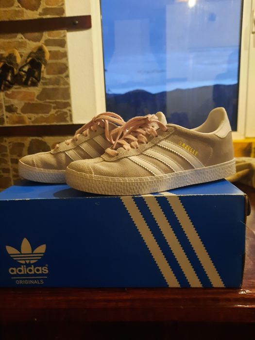 Спортни обувки adidas