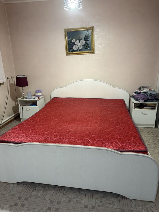 Продам спальный гарнитур