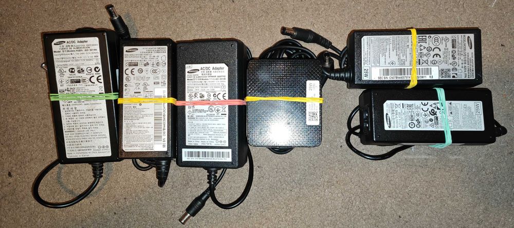 Incarcatoare priza pentru monitor etc 12-14V