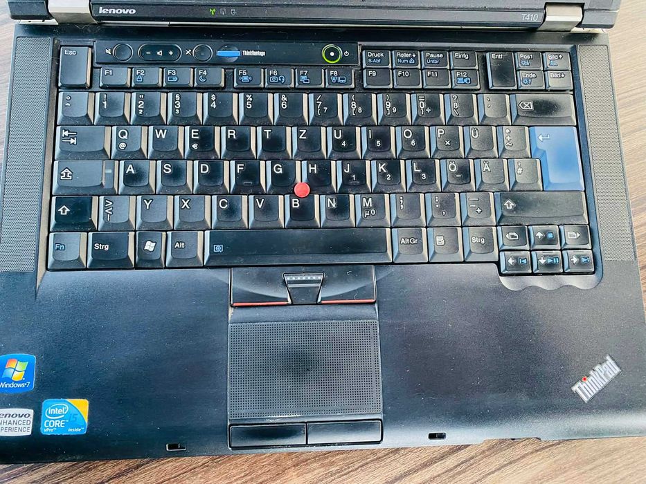 Продавам лаптоп Lenoivo ThinkPad T410