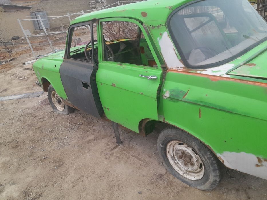 Москвич продам на запчастям