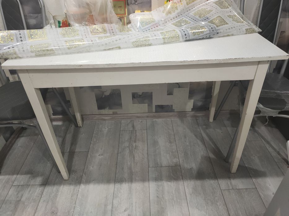 Продам кухонный стол