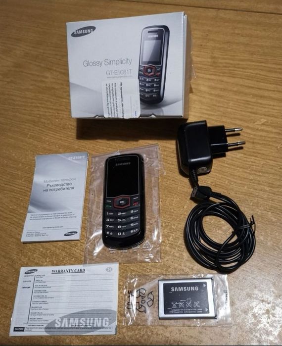 Телефон SAMSUNG.